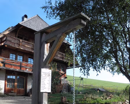 PXL202 station meteo à pierre, consulter le mode d'emploi sur le panneau blanc