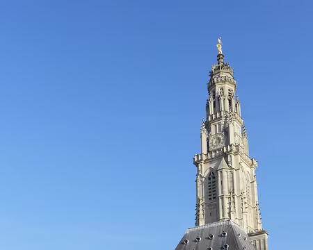 PXL054 L'Hôtel de Ville et son Beffroi...