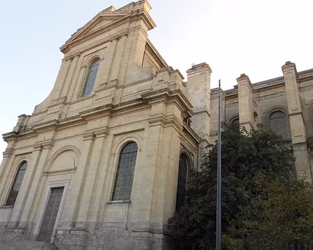 PXL062 La cathédrale Notre-Dame de style clasique...
