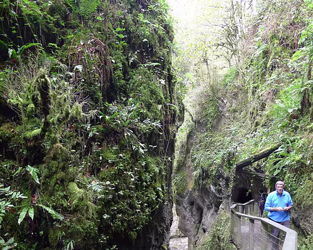003 Spectaculaire parcours aménagé dans les gorges.