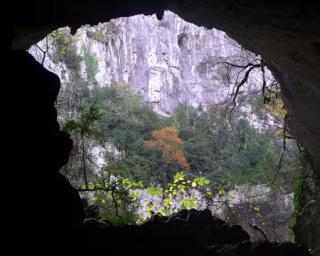 013 A l'intérieur de la grotte.