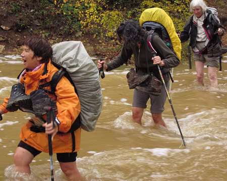PXL038 Veillez à vos chaussures surtout.