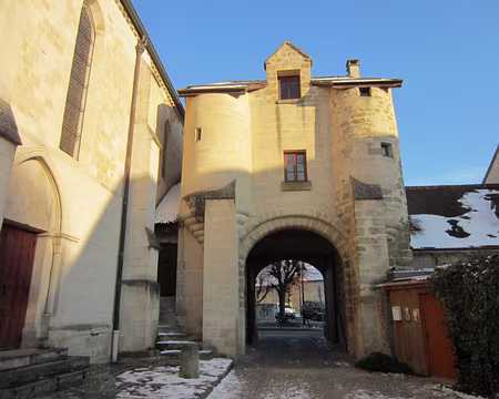 PXL026z1098 la porte fortifiée à Cergy village