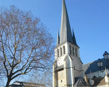 PXL041 Eglise St-Rémy et le Marché (Halles Baltard)