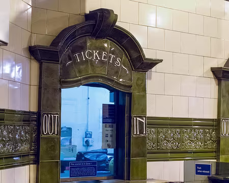 CK12RW52_039 Une station 