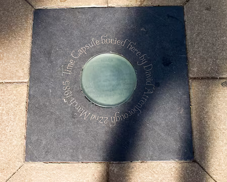 CK12RW52_072 La fiction dépasse la réalité