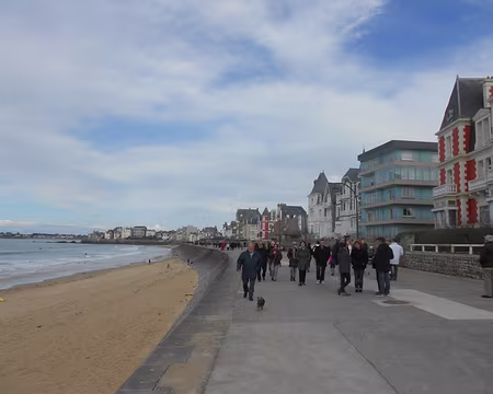 PXL089 Arrivée à Saint-Malo par la plage de Rochebonne