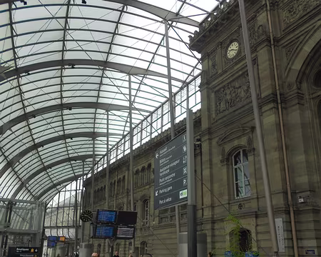 PXL000 Gare de Strasbourg inaugurée en 1883 et installation de la verrière en 2007