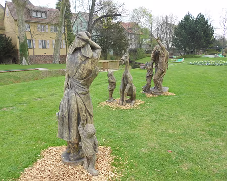 PXL004 Niederbronn, sculptures taillées à la tronçonneuse.