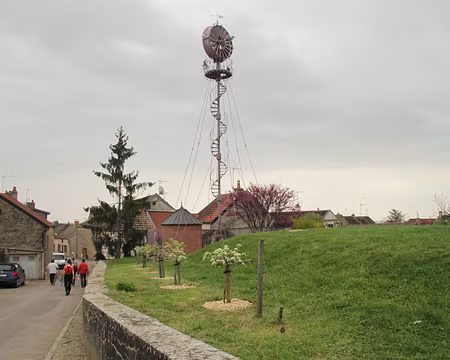 PXL035 L'éolienne de Brochon construite juste avant 1900 pour permettre l'alimentation en eau courante du château