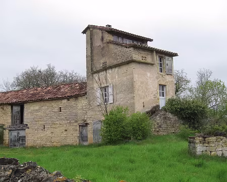 PXL057 Au-dessus de St-Pierre Livron, le modèle dont on a vu hier la version moderne