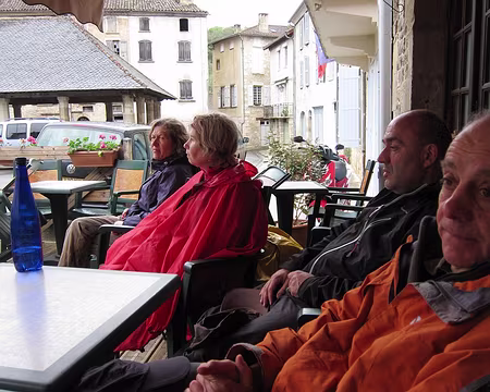 PXL059 En attendant que la pluie cesse à Caylus