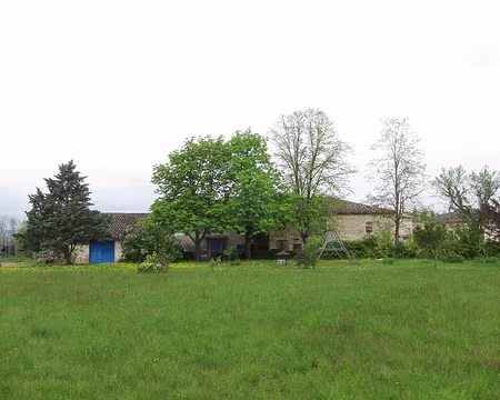 PXL141 D'un côté de la route…