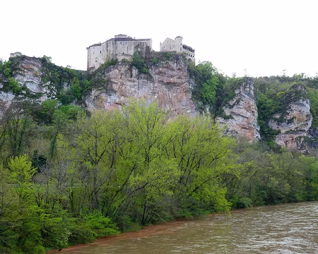 PXL083 Position stratégique pour le château de Bruniquel