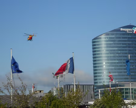PXL001 Décollage d'un hélicoptère à l'héliport d'Issy-les-Moulineaux.