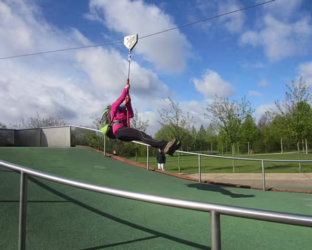 PXL002 Comme pour le Batier, on commence en tyrolienne ;-)