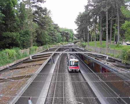 PXL030 RER B traversant le Parc Montsouris