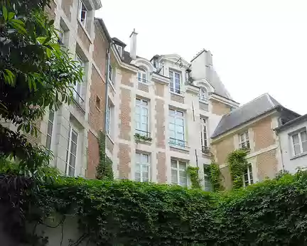 PXL002 Hôtel Renaissance donnant sur des cours du XVIIè siècle.