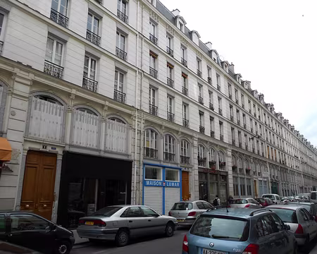 PXL006 Rue des Immeubles-Industriels, manifeste à la modernité industrielle. Les 19 immeubles identiques achevés en 1873 comportaient un rez-de-chaussée et un entresol...