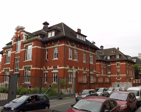 PXL017 Pavillons en brique de l'hôpital Rothschild conçus en 1912.