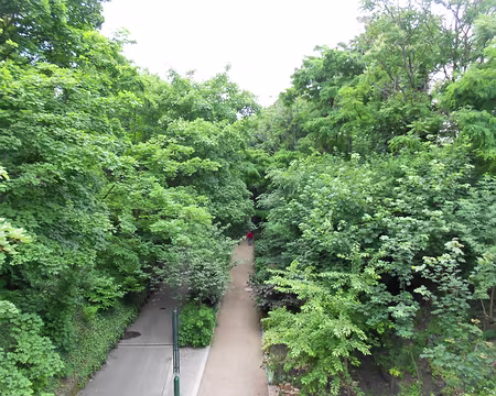 PXL033 A l'angle de la rue de Picpus, on retrouve la promenade plantée