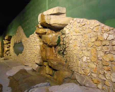 PXL037 Passage sous la rue de Reuilly et ses fontaines.