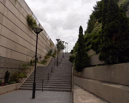 PXL046 Rue Jacques Hillairet menant au jardin de Reuilly