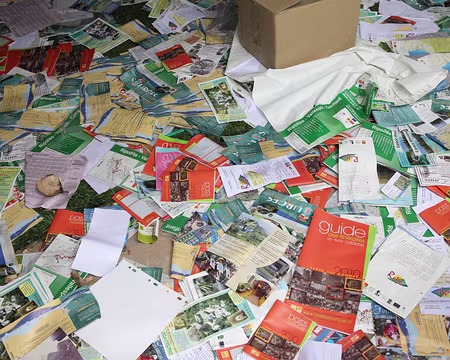 IMG_4694 ...avec plein de vrais prospectus dedans !