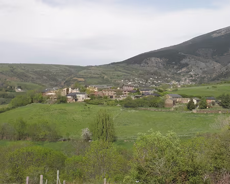 PXL015 Vedrinyans, et Llo au fond du vallon