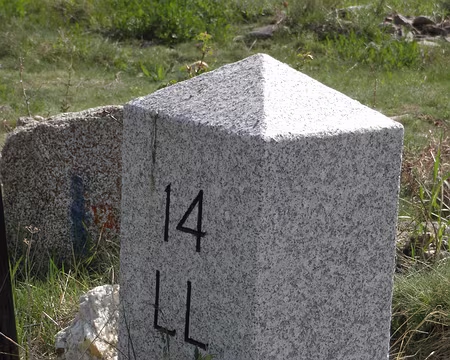 PXL021 borne frontière entre la commune de Saillagouse et l'enclave de Llivia.