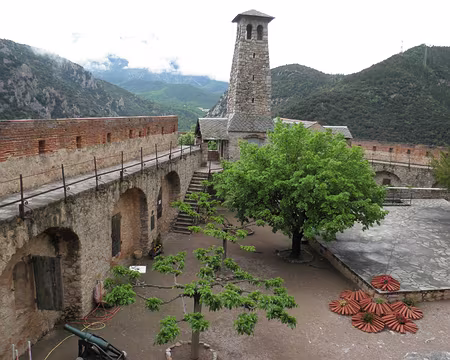 PXL066 cour principale du Fort Liberia