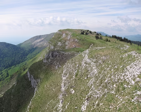 PXL018 Nous ne quitterons plus la crête