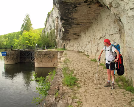 PXL197 Chemin de halage taillé dans le roc