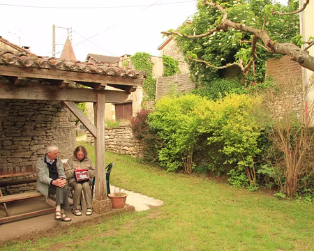 PXL233 Le gite, aussi étape de compostelle, sur la variante.