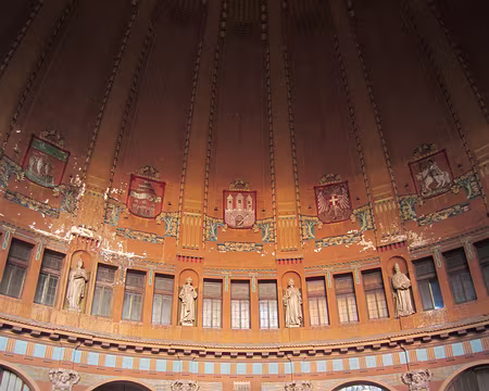 PXL252 nous arrivons à Prague en fin de journée ; partie ancienne de la gare de Prague