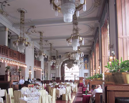 PXL264 restaurant dans la maison municipale