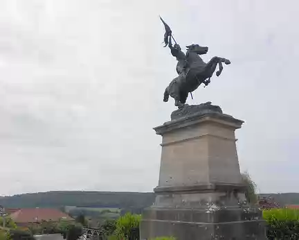 PXL010 Statue de Jeanne d'Arc à Alise-Ste-Reine