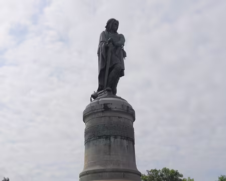 PXL012 Statue de Vercingétorix au Mont Auxois (407 m)...