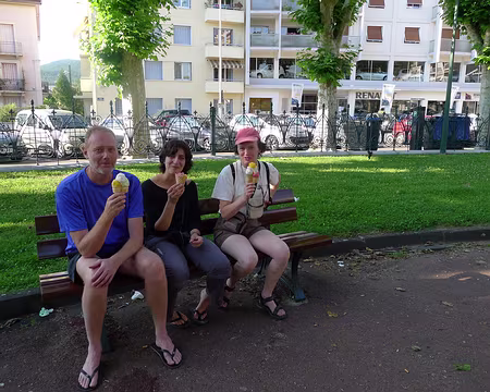 PXL058 ... pour accéder au but ultime de cette randonnée : la glace à 5 boules !