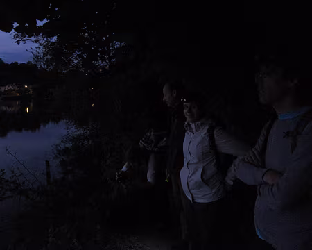 PXL003 Remarquez la photographe optimiste