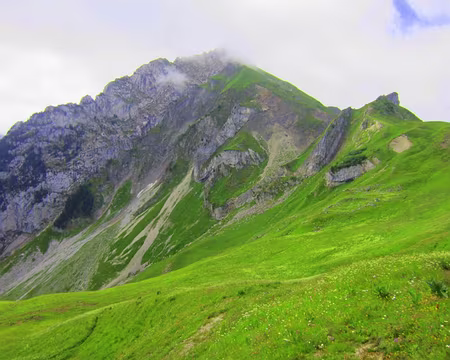 PXL034 Le Trélod, la tête dans les nuages