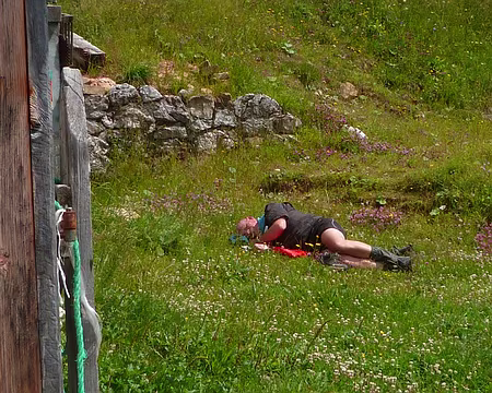 PXL098 C'est beau un homme qui dort :o)