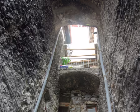 Puits de lumière dans la rue souterraine Puits de lumière dans la rue souterraine