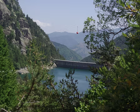 Enfin les choses sérieuses commencent ! Enfin les choses sérieuses commencent !. Départ de la rando au lac des Mesches