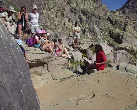 Y'en a un au fond qui n'écoute pas ! Y'en a un au fond qui n'écoute pas !