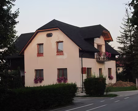 PXL000 J01 de Cerklje na Gorenjskem à Cojzova koca