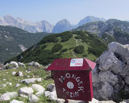 PXL003 à chaque sommet, une boite protège le livre d'or