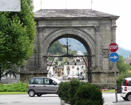 PXL096 Arc de Triomphe d'Auguste