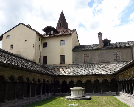 PXL102 cloître Saint-Ours.