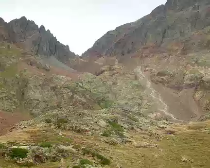 PXL024 Une rude descente ma foi, côté sud du Port de Sottlo